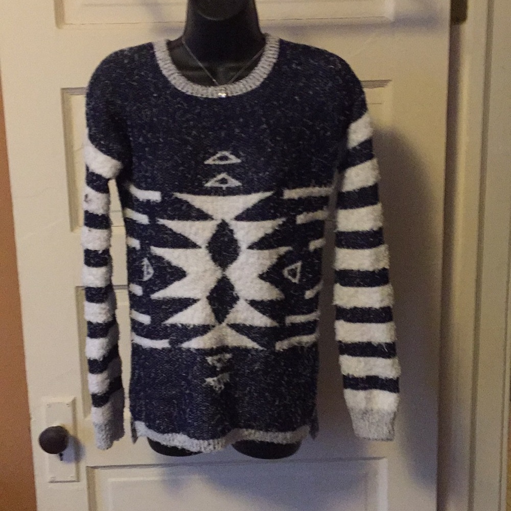 Fuzzy comfortable sweater